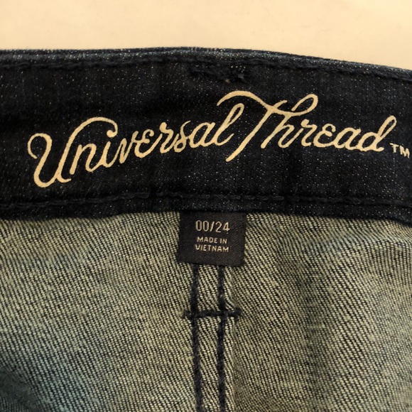 Women’s size 00/24 mid rise midi Universal Thread cuffed blue jean shorts - Picture 5 of 8